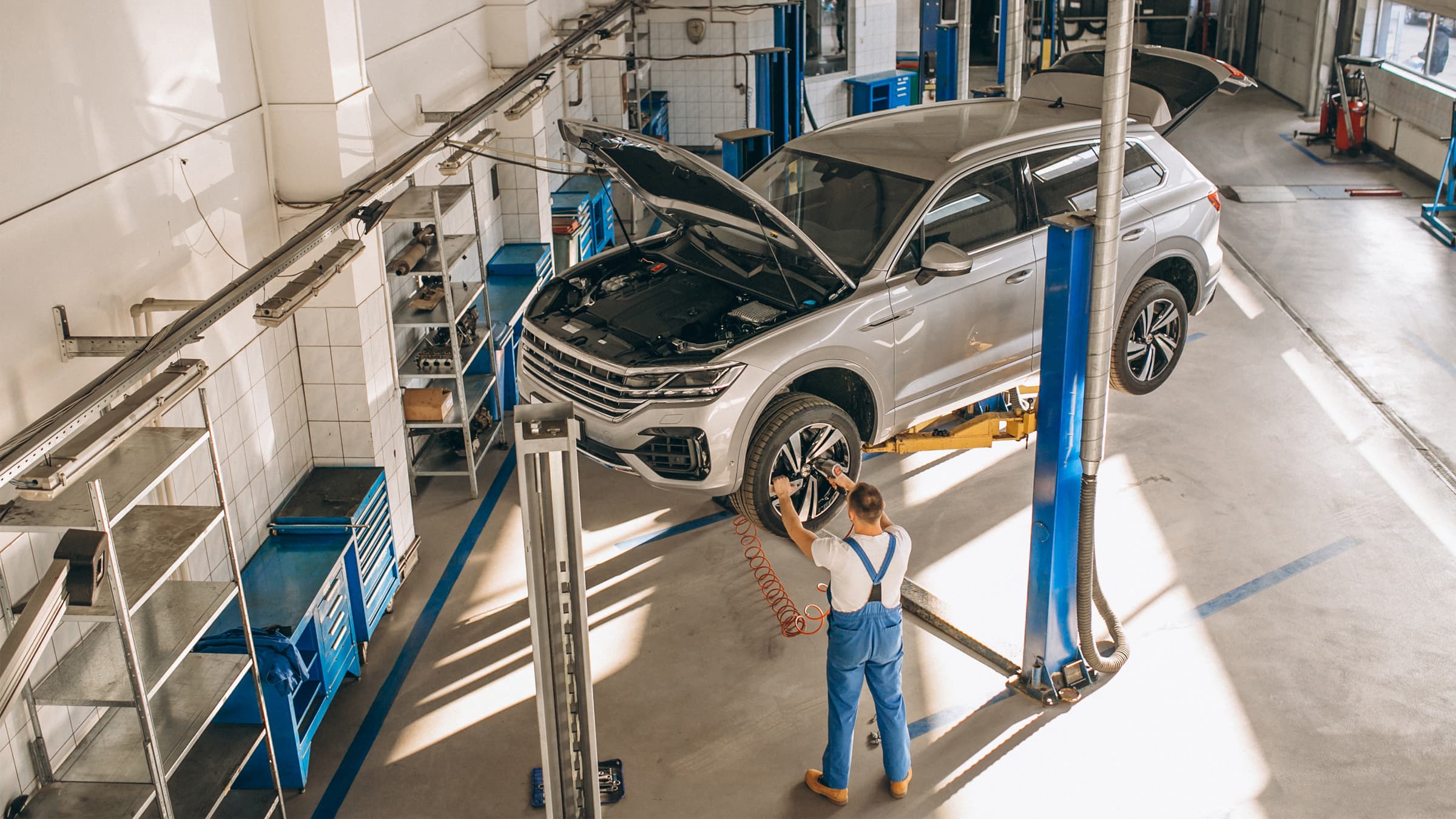 Reply to reviews with hands on the engine, not the phone